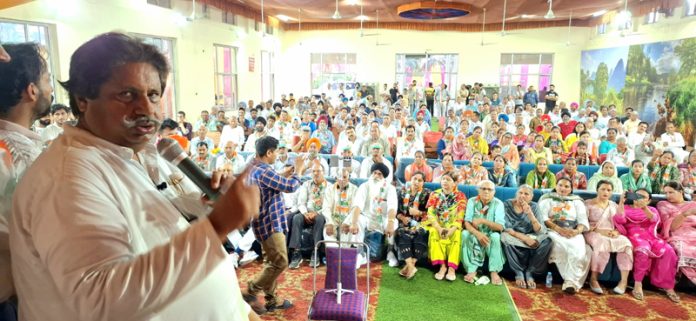 Cong leader Raman Bhalla addressing election rally in Jammu South. Cong leader Raman Bhalla addressing election rally in Jammu South.