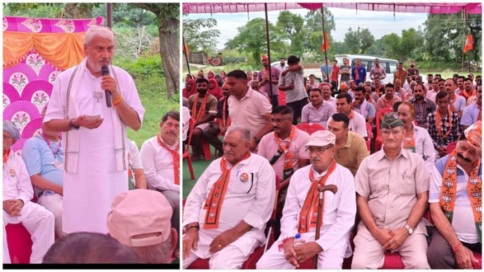 Sham Lal Sharma addressing a gathering in Jammu North Assembly constituency on Thursday. Sham Lal Sharma addressing a gathering in Jammu North Assembly constituency on Thursday.