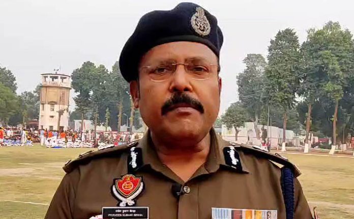 18 Travel Agents Booked For Illegally Advertising Employment Opportunities: Punjab Police 18 Travel Agents Booked For Illegally Advertising Employment Opportunities: Punjab Police