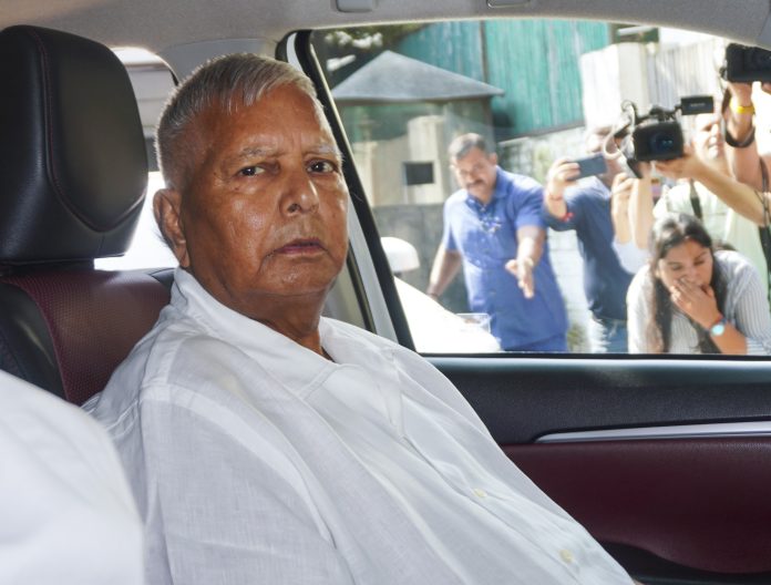 'Has habit of such unrestrained behaviour': Lalu slams Giriraj Singh, also attacks Nitish 'Has habit of such unrestrained behaviour': Lalu slams Giriraj Singh, also attacks Nitish