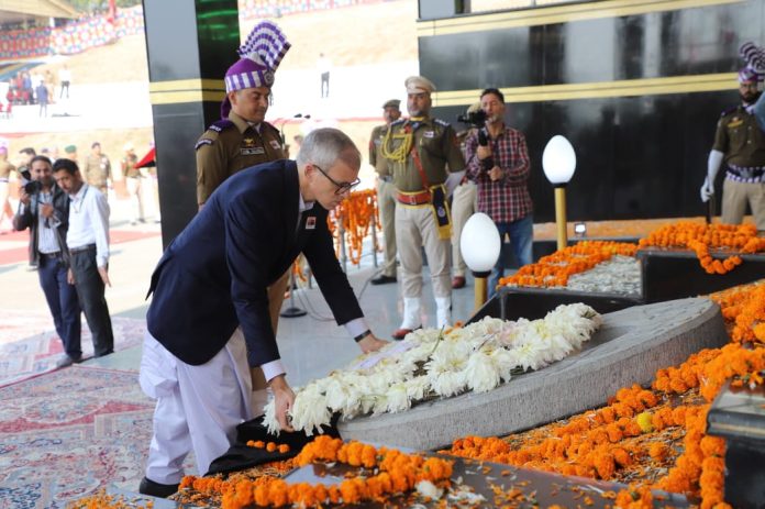 CM Omar Abdullah Pays Tributes To Police Martyrs On Commemoration Day