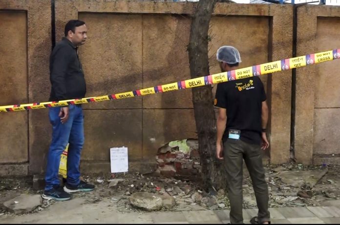Delhi Police Writes To Telegram To Probe Khalistan Angle In Blast, Suspect Spotted In CCTV Delhi Police Writes To Telegram To Probe Khalistan Angle In Blast, Suspect Spotted In CCTV