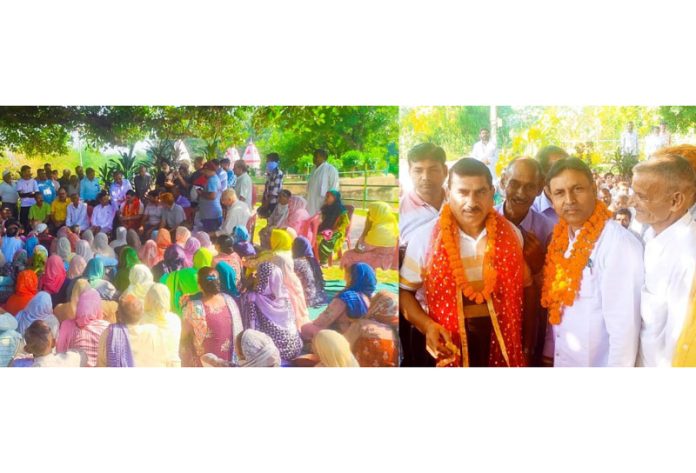 MLA Kathua Dr Bharat Bhushan posing with Refugee leader Labha Ram Gandhi and others after addressing a gathering of WP Refugees.