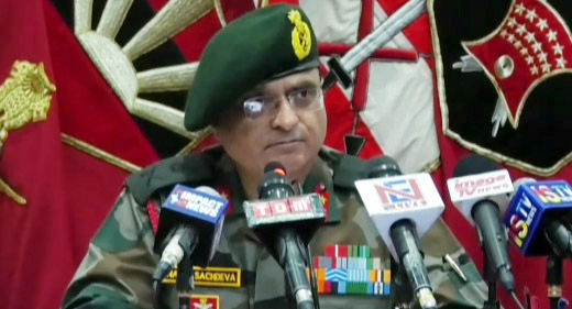 GoC Visits Forward Areas In J&K's Rajouri, Reviews Operational Preparedness GoC Visits Forward Areas In J&K's Rajouri, Reviews Operational Preparedness