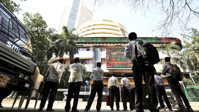 Sensex, Nifty rise on buying in bank  stocks, positive global cues
