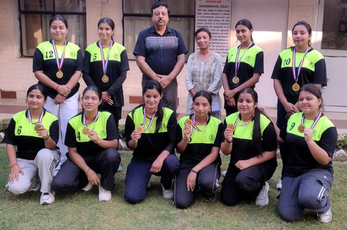 GCW Gandhi Nagar team posing along with a dignitary. GCW Gandhi Nagar team posing along with a dignitary.