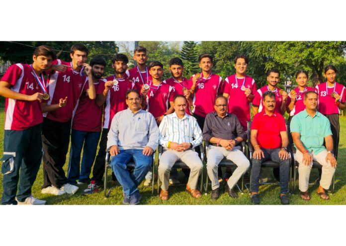 Principal of GGM Science College Dr Romesh Kumar Gupta posing along with winning teams. Principal of GGM Science College Dr Romesh Kumar Gupta posing along with winning teams.