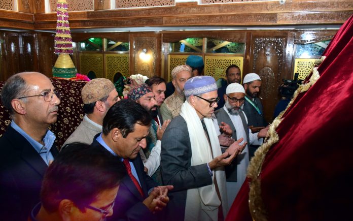 CM Omar Abdullah paying respects at Charar-i-Sharief shrine on Wednesday. CM Omar Abdullah paying respects at Charar-i-Sharief shrine on Wednesday.