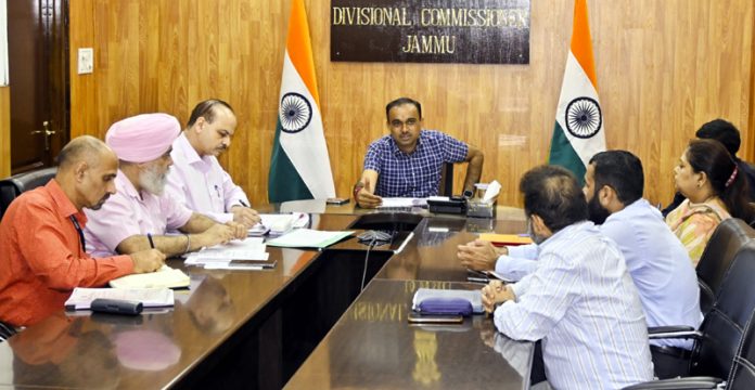 Div Com chairing a meeting on Saturday. Div Com chairing a meeting on Saturday.