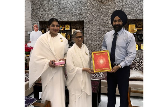 Head Sister of Brahmakumari Ashram at Amphalla, B K Sudershan honouring Dr Ranjit Singh. Head Sister of Brahmakumari Ashram at Amphalla, B K Sudershan honouring Dr Ranjit Singh.