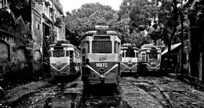  Photo Essay: Kolkata trams finally lose the turf battle