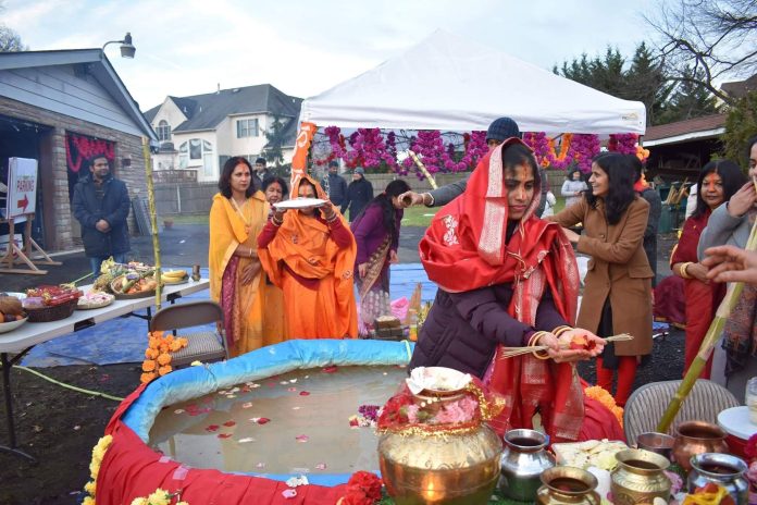 Hundreds of Indian-Americans in Virginia celebrate Chhath Puja Hundreds of Indian-Americans in Virginia celebrate Chhath Puja