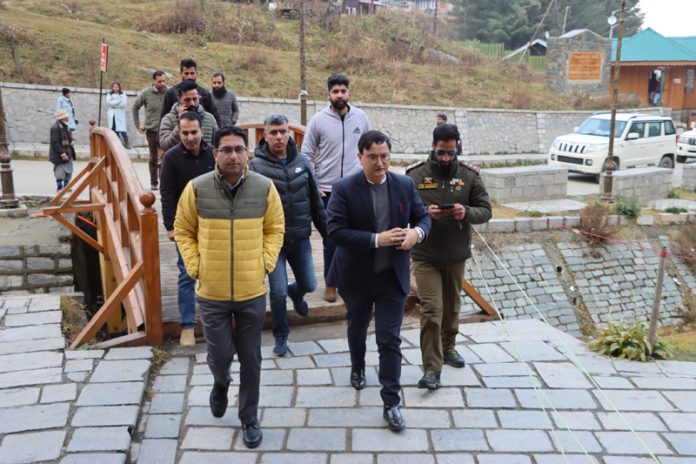 DC B'la and Director Tourism Kashmir Visit Gulmarg_ Inspect Tourist Spots and Urge Stakeholders to Maintain High Standards for Winter Season