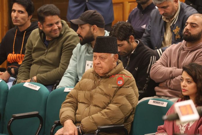 Farooq witnesses Assembly proceedings