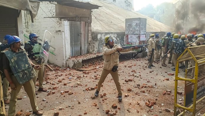 UP: 3 killed in clashes during violent protest against Sambhal mosque survey