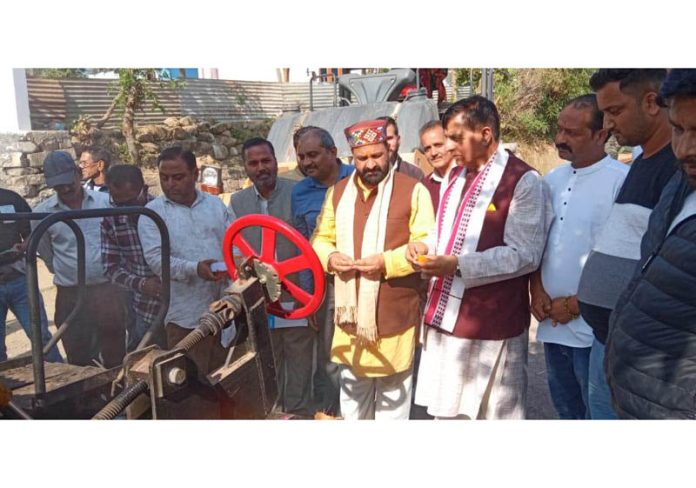 DDC Chairman Kathua Col Mahan Singh and MLA Basohli Thakur Darshan Singh inaugurating road projects in Basohli on Wednesday. DDC Chairman Kathua Col Mahan Singh and MLA Basohli Thakur Darshan Singh inaugurating road projects in Basohli on Wednesday.