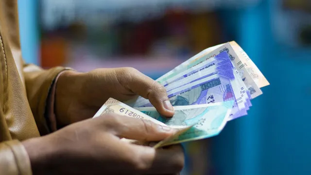 Rupee recovers from all-time low to settle 6 paise higher at 84.40 against US dollar Rupee recovers from all-time low to settle 6 paise higher at 84.40 against US dollar