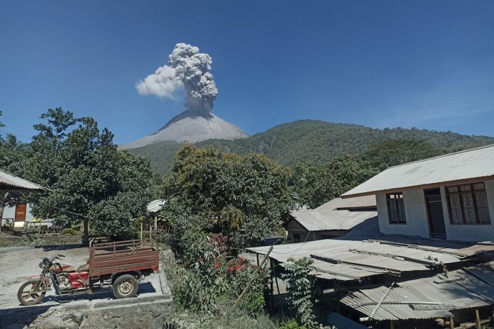 Volcanic eruption burns houses in Indonesia, killing at least 10 people