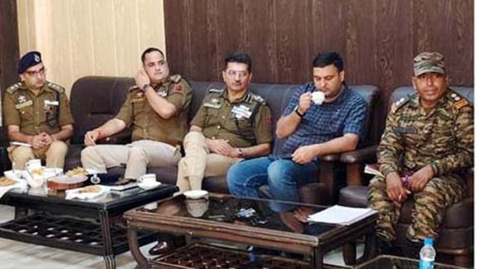 SSP Jammu chairing a meeting of officers at Jhiri on Thursday.