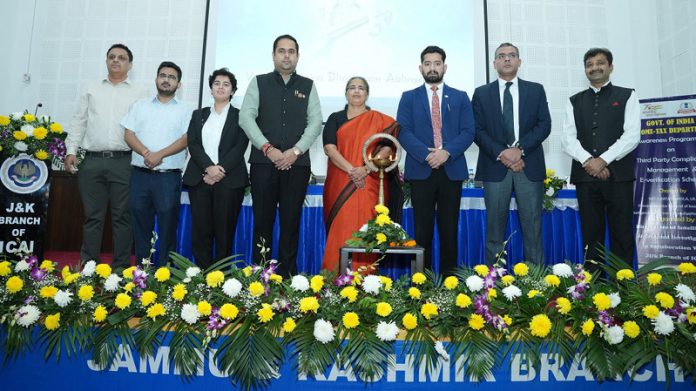 Sunita Bainsla, Principal Director General of Income Tax along with other senior officers of the department and ICAI J&K branch team during outreach prog. —Excelsior/Rakesh