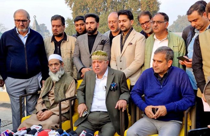 Members of J&K Hoteliers Club alongwith Tour Travel Operators body during a joint press conference in Srinagar on Tuesday. - Excelsior/Shakeel Members of J&K Hoteliers Club alongwith Tour Travel Operators body during a joint press conference in Srinagar on Tuesday. - Excelsior/Shakeel