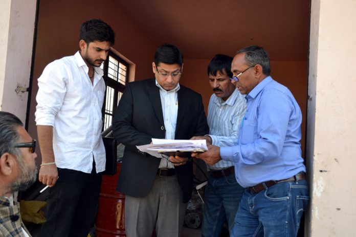 DC Poonch, Vikas Kundal inspecting JJM Scheme.