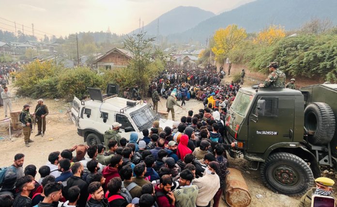 Kashmiri youth taking part in indian Army’s recruitment drive at Gantamulla in baramulla. -Excelsior/Aabid Nabi Kashmiri youth taking part in indian Army’s recruitment drive at Gantamulla in baramulla. -Excelsior/Aabid Nabi