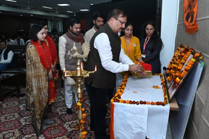 CUJ Vice-Chancellor and others paying tribute to Rani Laxmibai during ‘Stree Shakti Divas’ programme by ABVP. CUJ Vice-Chancellor and others paying tribute to Rani Laxmibai during ‘Stree Shakti Divas’ programme by ABVP.