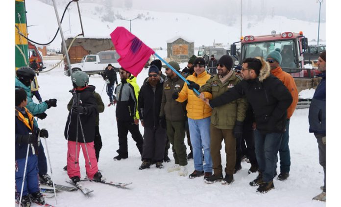 CEO, Gulmarg Development Authority Tariq Hussain flagging off Winter Sports activities at world-famous ski resort of Gulmarg. CEO, Gulmarg Development Authority Tariq Hussain flagging off Winter Sports activities at world-famous ski resort of Gulmarg.