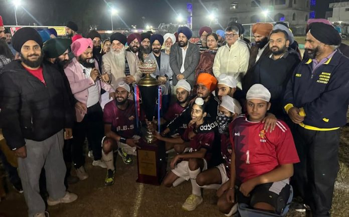 Players of Singh Soorma team along with others pose for a photograph after winning 1st 5s Hockey League Simbal 2024.