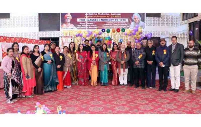 Dignitaries posing during 125th Annual Day of Sanatan Dharam Higher Secondary Kanya Vidyalya Jullaka Mohalla on Saturday. Dignitaries posing during 125th Annual Day of Sanatan Dharam Higher Secondary Kanya Vidyalya Jullaka Mohalla on Saturday.