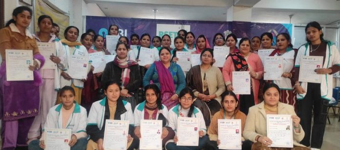Candidates of training programme posing together with their certificates. Candidates of training programme posing together with their certificates.