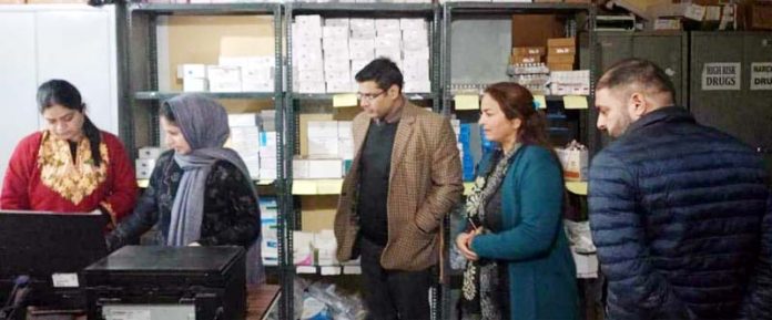 DC Poonch Vikas Kundal alongwith other officials during inspection of District Hospital Poonch on Sunday.