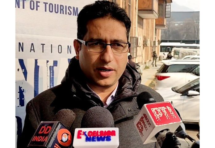 Director Tourism speaking with media persons in Srinagar on Wednesday. - Excelsior/Shakeel