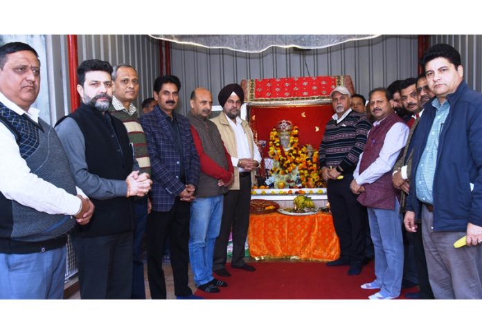 Tribute being paid to Bawa Jitto at Krishi Bhawan in Jammu.