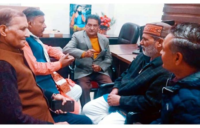 Guru Ravidass Vishwa Mahapeeth national general secretary, Balbir Ram Rattan during a meeting with the members of Ravidassia community at Jammu on Wednesday.