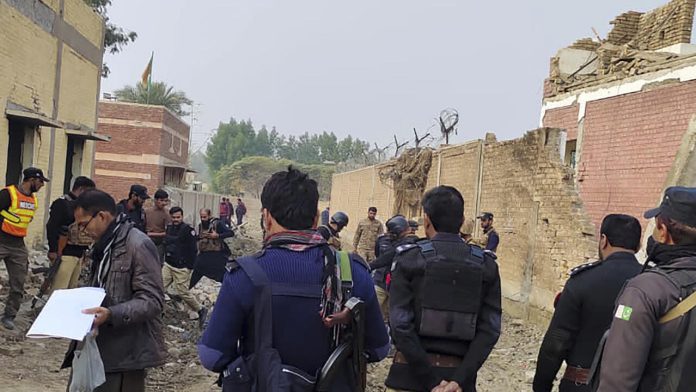 2 policemen killed in attack in northwest Pakistan 2 policemen killed in attack in northwest Pakistan