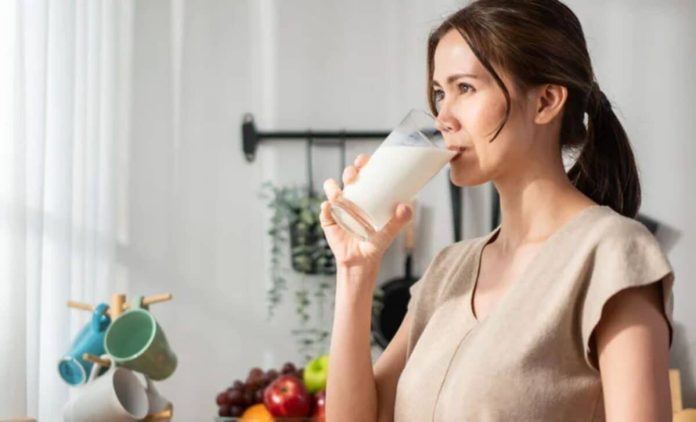 Daily-Milk-Consumption-Linked-to-Lower-Risk-of-Bowel-Cancer-Experts-Reveal-1200x727
