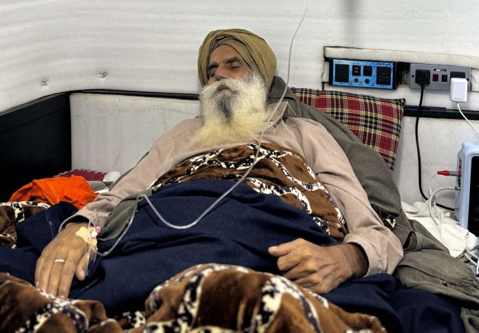 121 farmers end fast-unto-death after Dallewal take medical aid