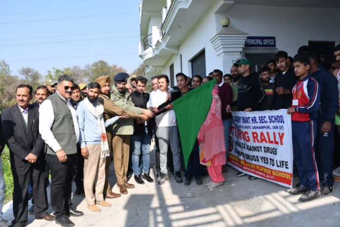 Dignitaries flagging off half marathon at Majalta on Monday.