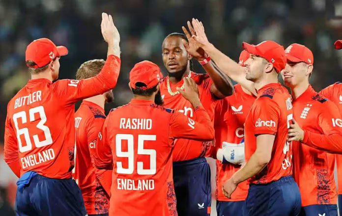 England cricket team celebrating after defeating India in 3rd T20 match at Rajkot.