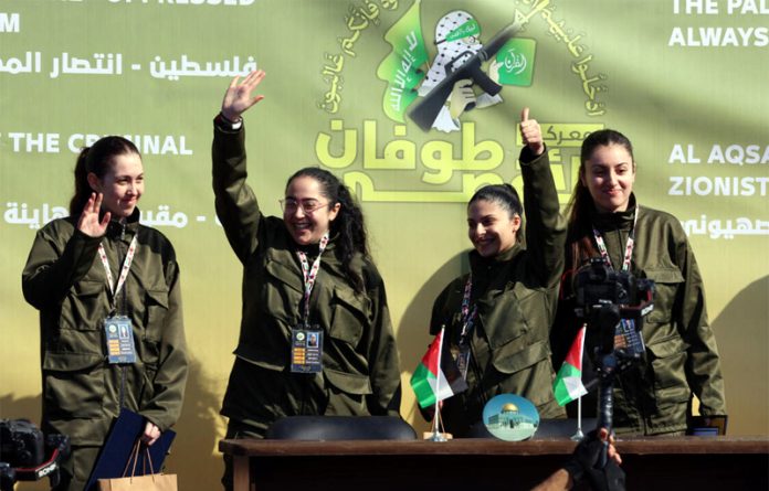 West Asia: Hamas releases 4 Israeli soldiers in exchange for 200 Palestinian prisoners West Asia: Hamas releases 4 Israeli soldiers in exchange for 200 Palestinian prisoners