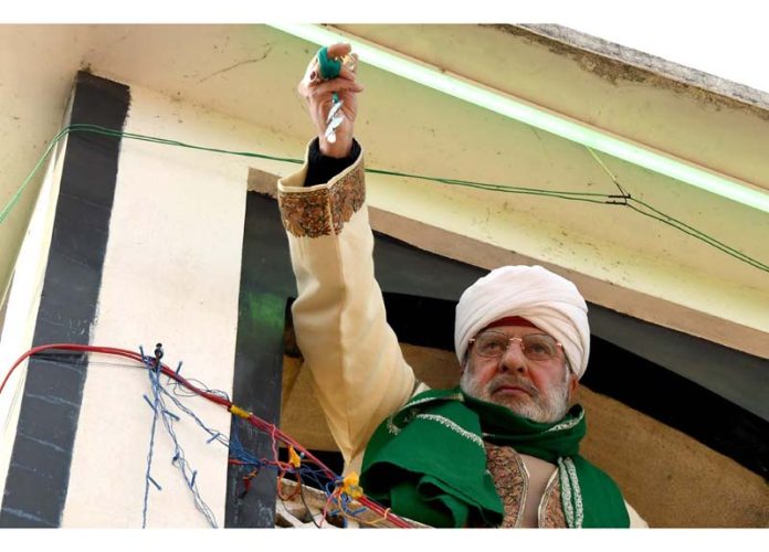 Relic being displayed for devotees at Dargah Hazratbal shrine on the occasion of Shab-e-Meraj in Srinagar on Tuesday. -Excelsior/Shakeel