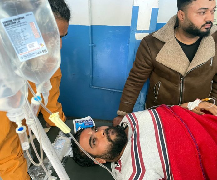 Injured Kanav Sharma receiving treatment at GMC Jammu on Friday. Injured Kanav Sharma receiving treatment at GMC Jammu on Friday.