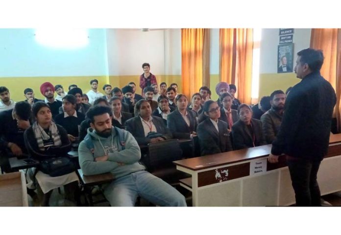 HoD Commerce presenting vote of thanks during Career Guidance Session at Dogra Degree College.