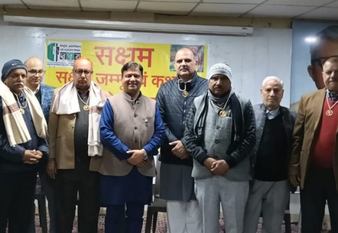 Saksham office bearers along with RSS Prant Pracharak Rupesh Kumar during a function at Ambphalla, Jammu.