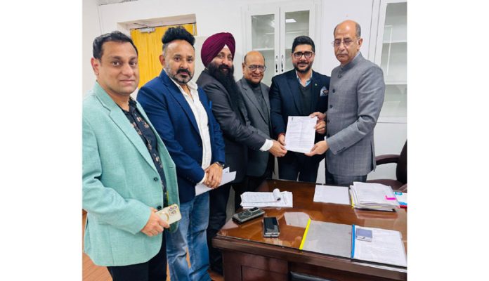 A delegation of Jammu Newspaper Editors Association presenting a memorandum to Nasir Aslam Wani, Advisor to CM.