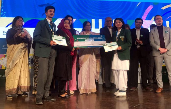 Students of DPS Jammu receiving certificates during Eco Innovators Ideathon 2025 at New Delhi.