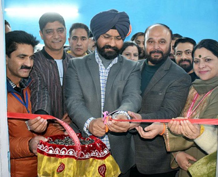 DC Doda inaugurating TruNaat Machine at CHC Thathri on Wednesday.