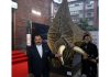 Union Minister Dr. Jitendra Singh posing for photograph after inaugurating "Art of India 2025" Exhibition at Visual Arts Gallery, India Habitat Centre, New Delhi on Saturday.